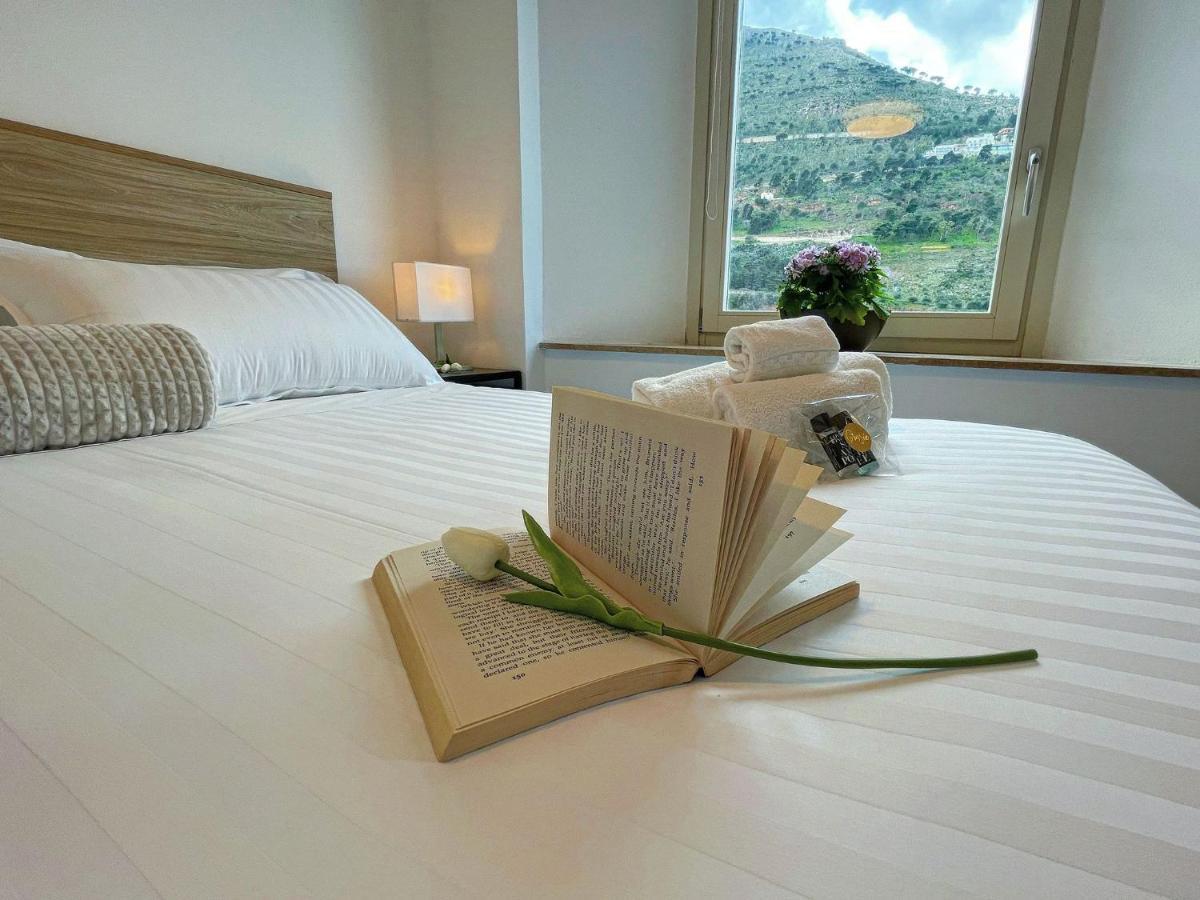 Suite Altamarea "Sea View Studios" Castellammare del Golfo Eksteriør billede