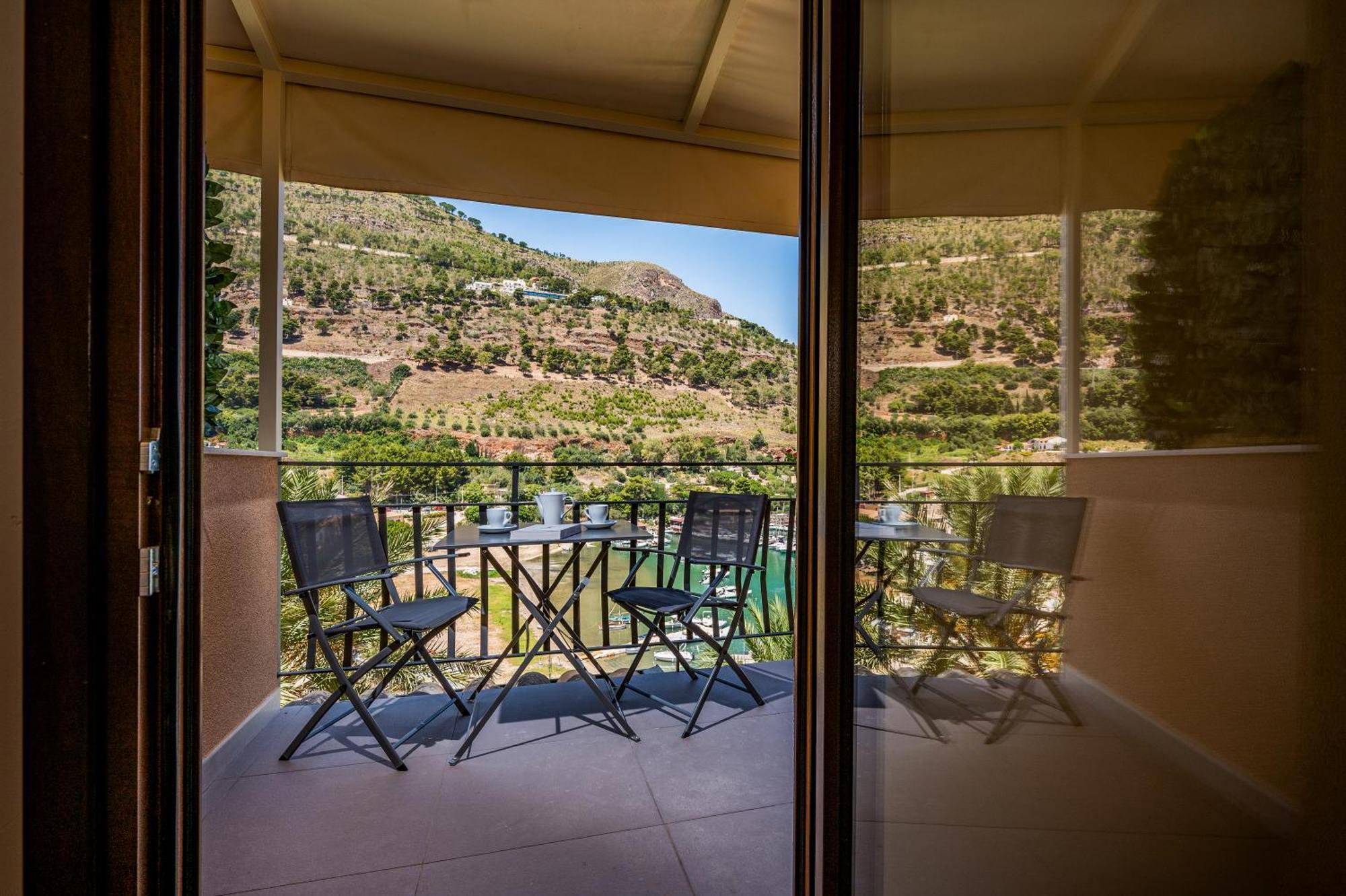 Suite Altamarea "Sea View Studios" Castellammare del Golfo Eksteriør billede