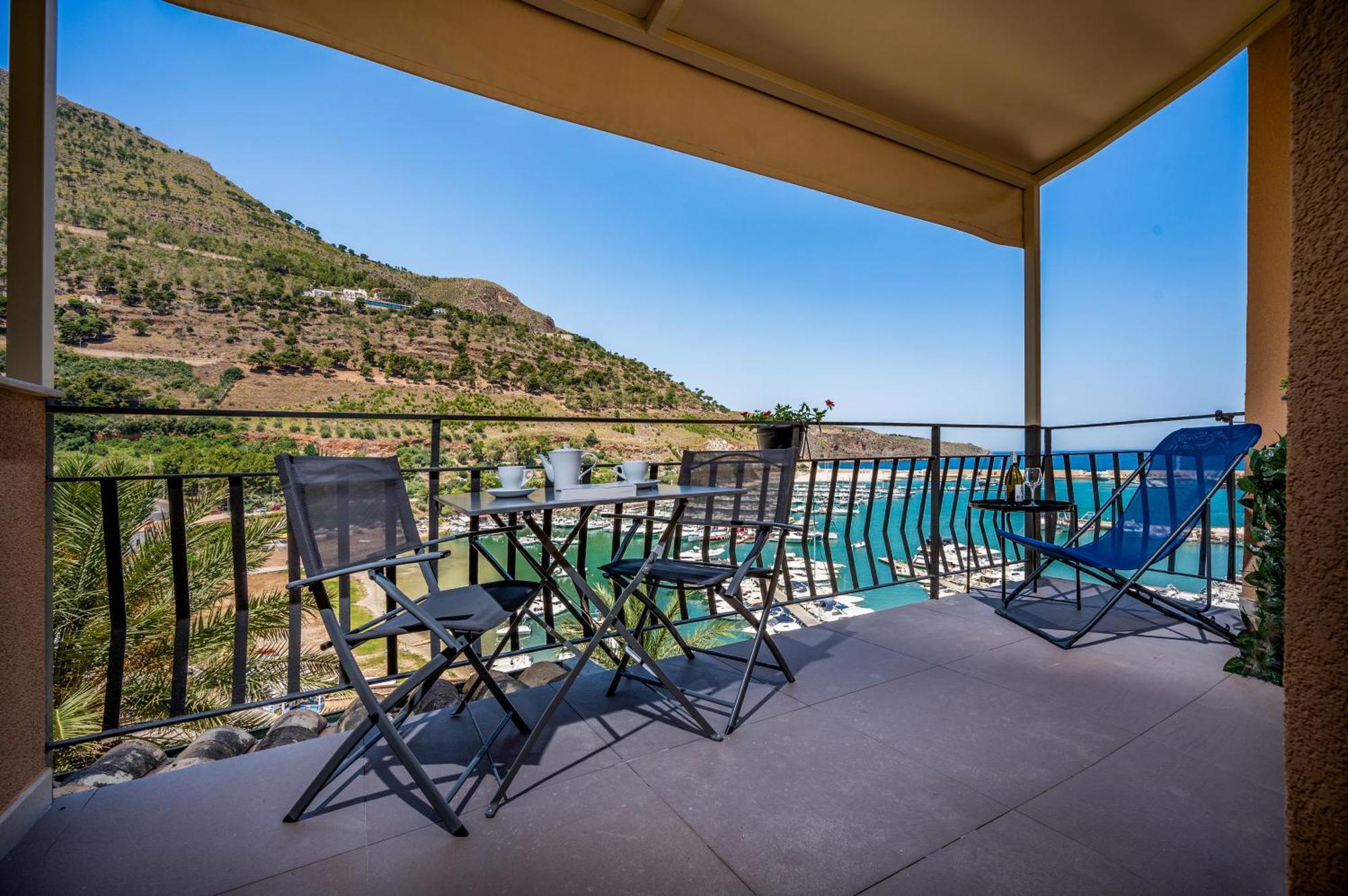 Suite Altamarea "Sea View Studios" Castellammare del Golfo Eksteriør billede