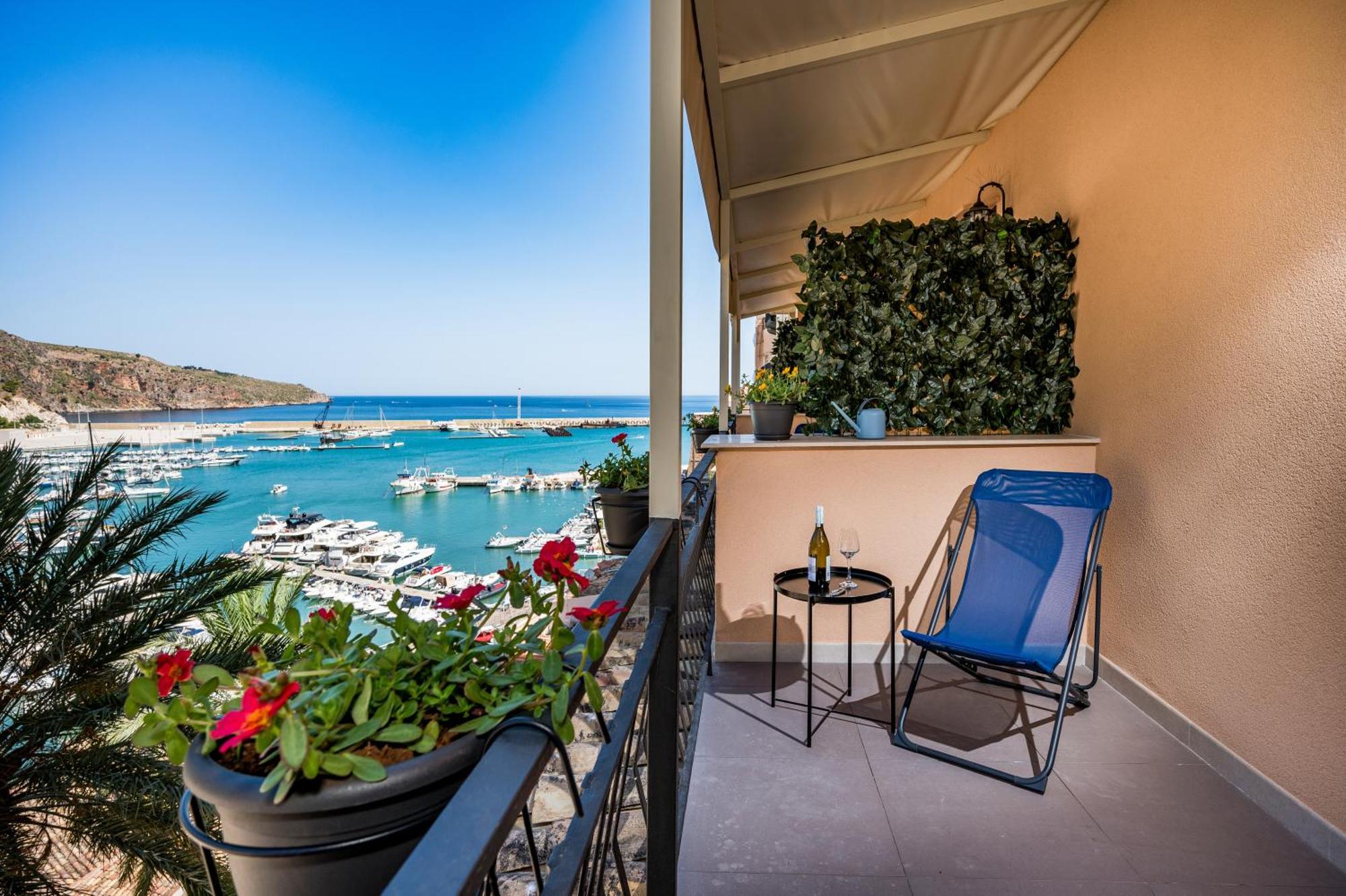 Suite Altamarea "Sea View Studios" Castellammare del Golfo Eksteriør billede